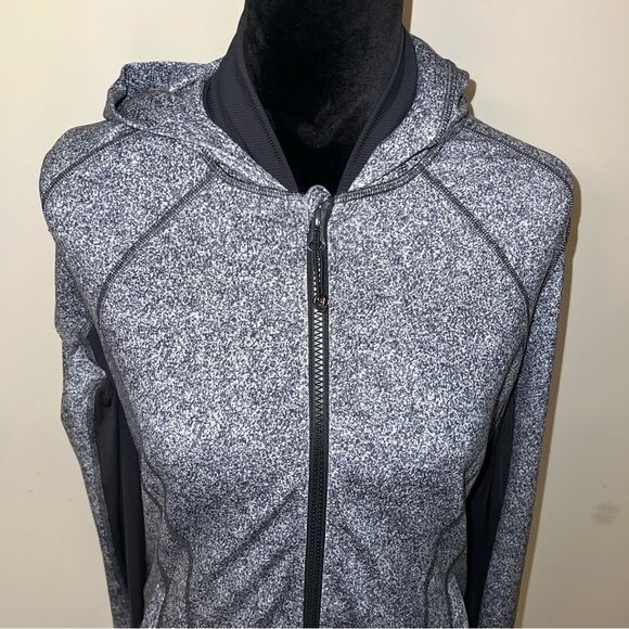 Lululemon Daily Practice Rio Mist Gray Black Zip Up Jacket - Womens size 10 - Picture 2 of 16
